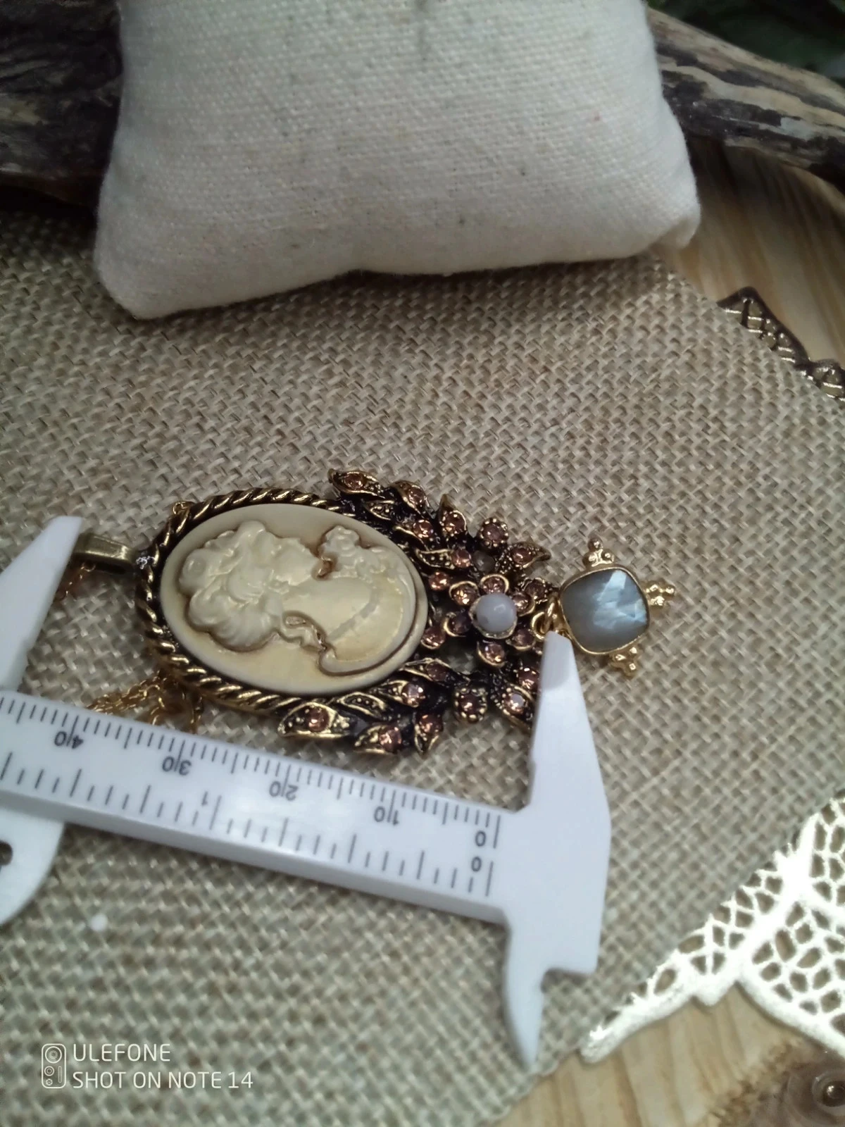 Collier camée pierre de labradorite et sélénite – photo 3